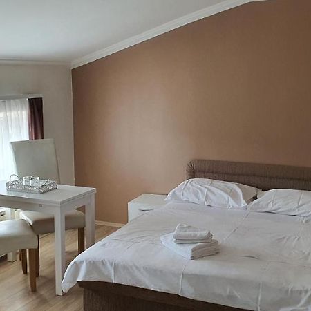 Gostilna S Prenocisci Pri Janezu Hotel Zgornja Loznica Ngoại thất bức ảnh