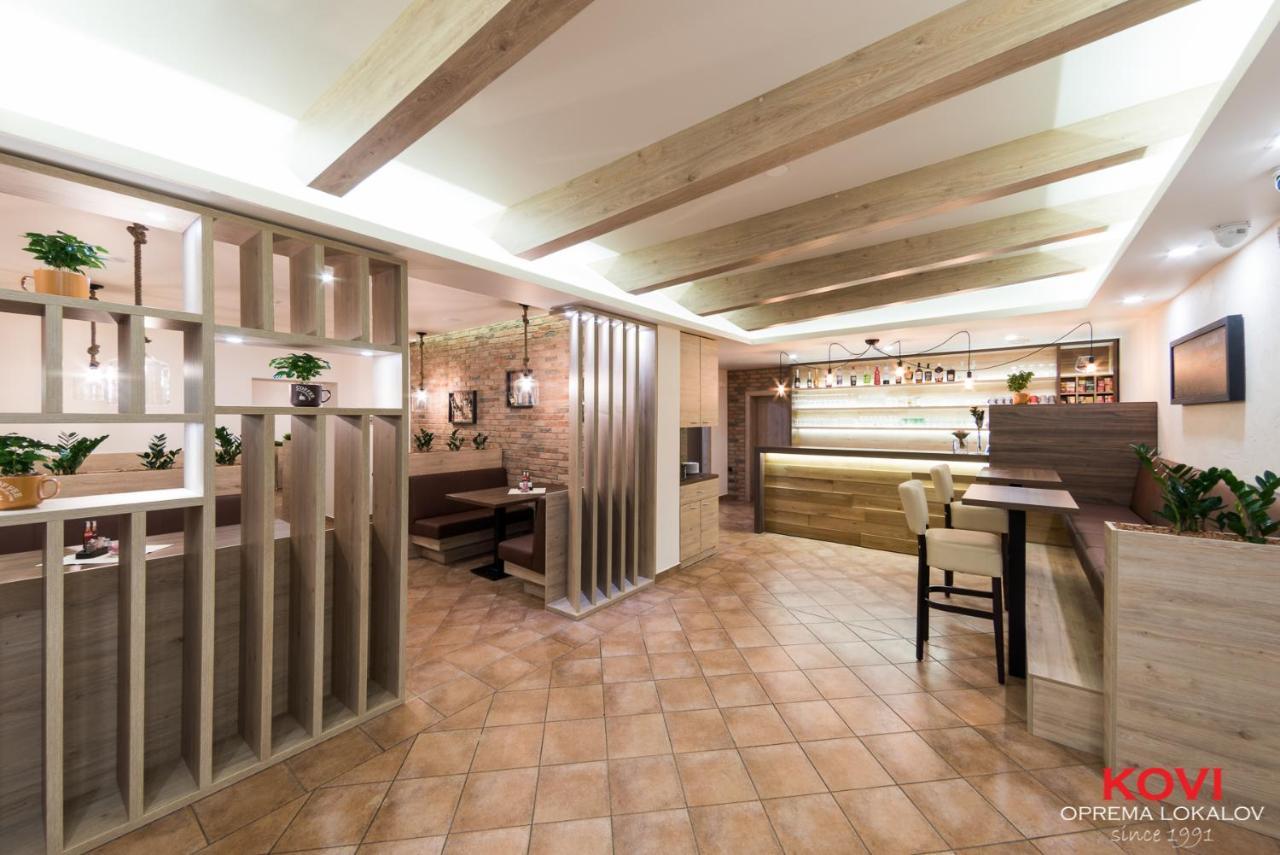 Gostilna S Prenocisci Pri Janezu Hotel Zgornja Loznica Ngoại thất bức ảnh