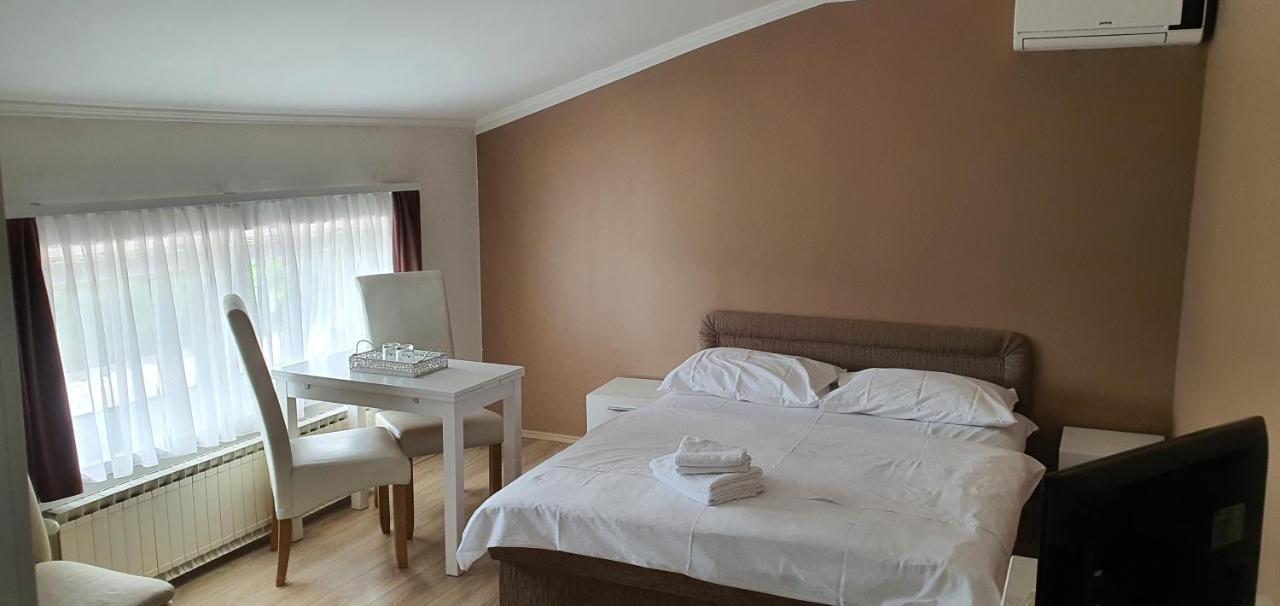 Gostilna S Prenocisci Pri Janezu Hotel Zgornja Loznica Ngoại thất bức ảnh
